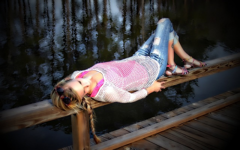 请问ebay客服的联系电话是？